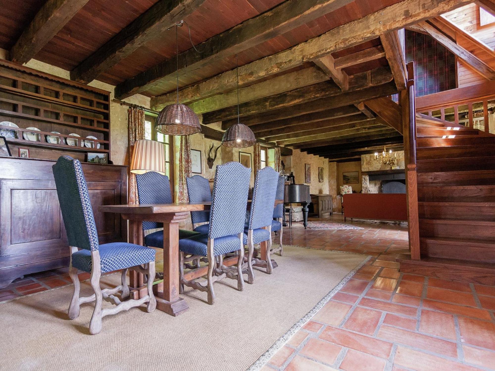 In Les Eyzies De Tayac Sireuil With Pool Holiday home Meyrals