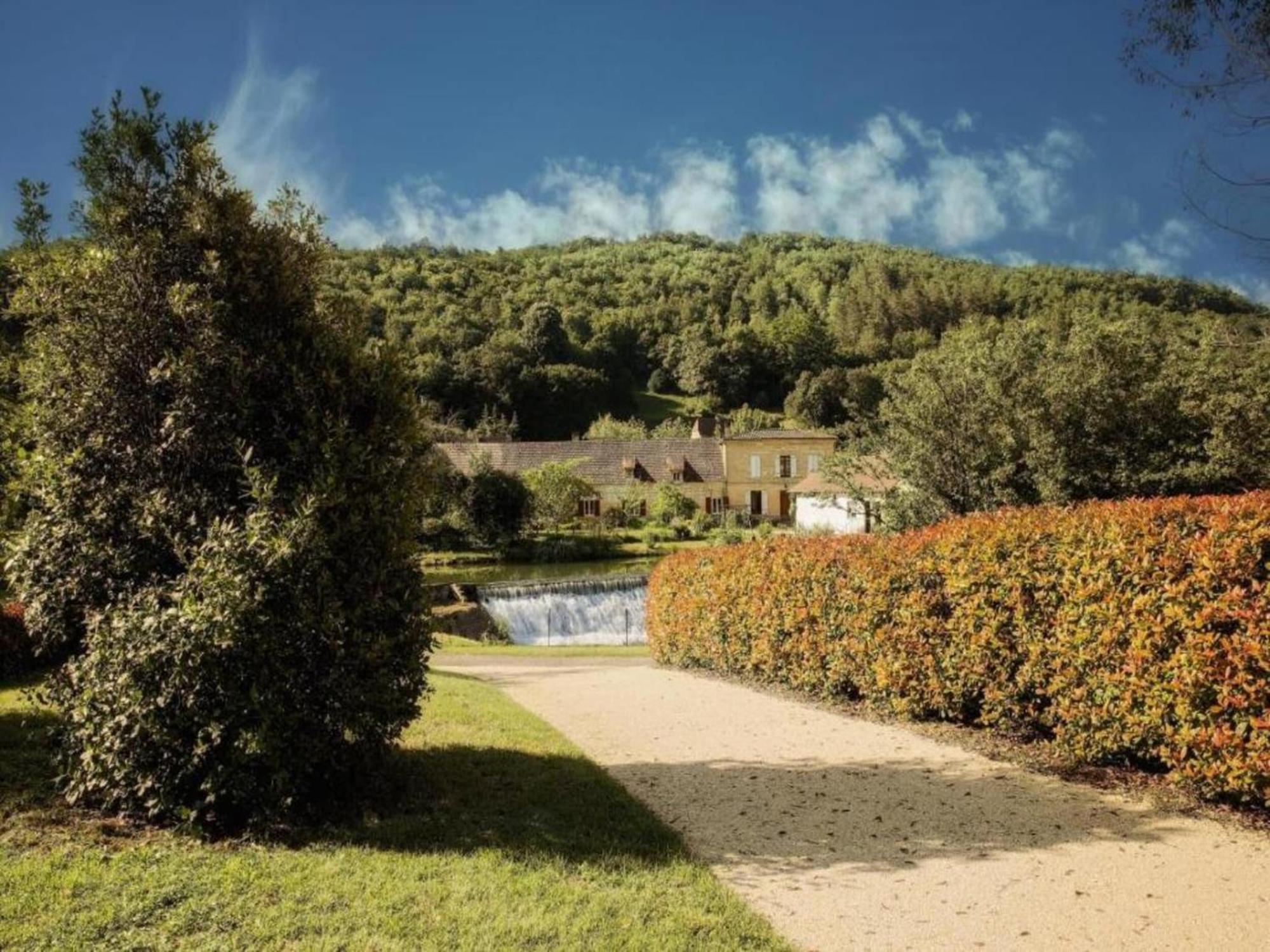 In Les Eyzies De Tayac Sireuil With Pool Holiday home *
